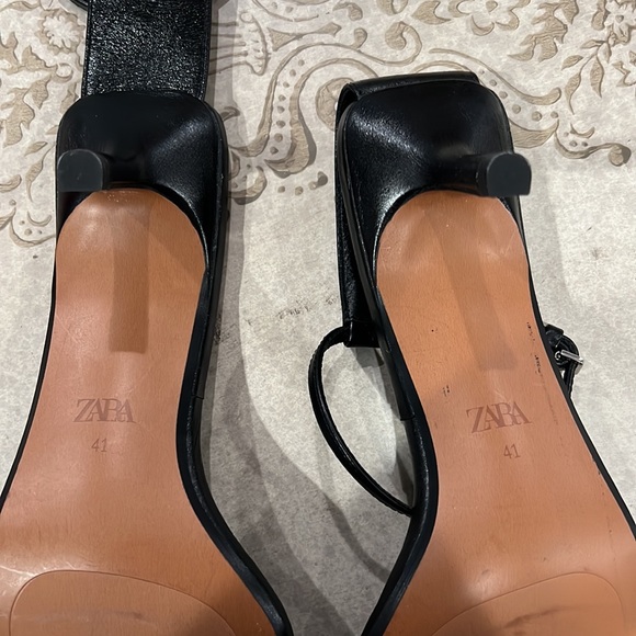Zara bloggers fave leather strap sandals - Picture 13 of 15